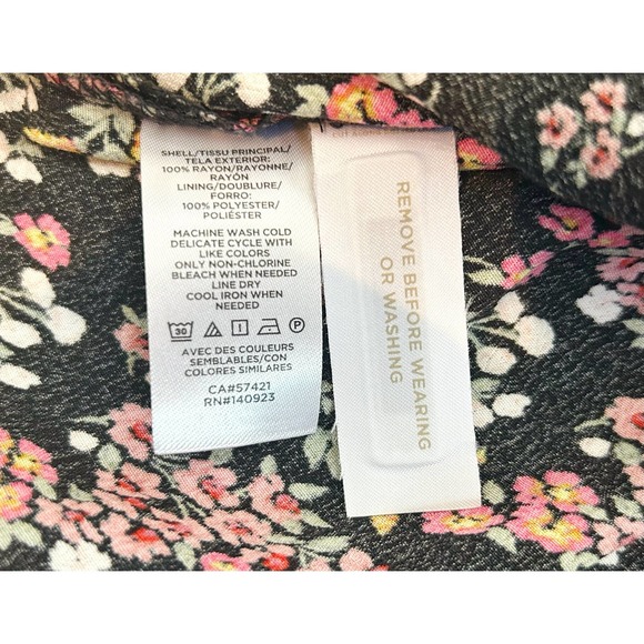 LOFT Black Floral Wrap Short Sleeve Romper Womens Size 4 - Picture 9 of 10